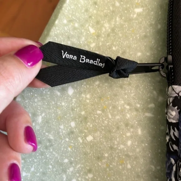 Vera Bradley Frosted Floral Laptop Holder Case - Picture 3 of 6